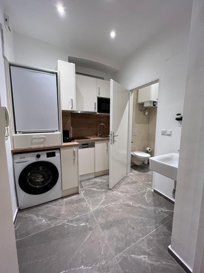 Near Metro & Netflix Appartement