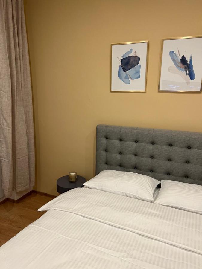 Near Metro & Netflix Appartement